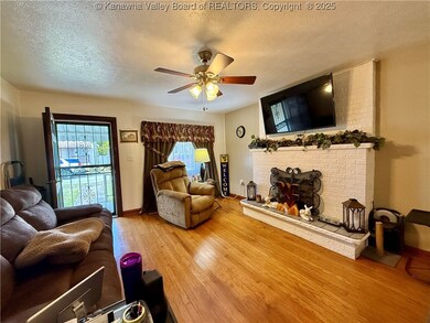 456 18th St, Dunbar, WV 25064 - photo 4