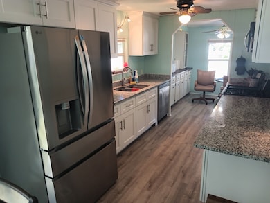 36 Phyllis Dr, Melbourne, FL 32934 - photo 4