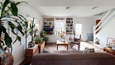 106 W Plum Alley, Milford, PA 18337 - photo 6