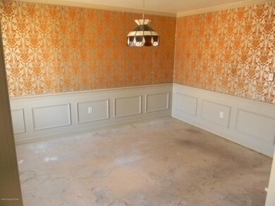 237 Claremont Ave, Tamaqua, PA 18252 - photo 5