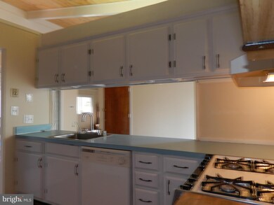 12707 Colby Dr, Woodbridge, VA 22192 - photo 7