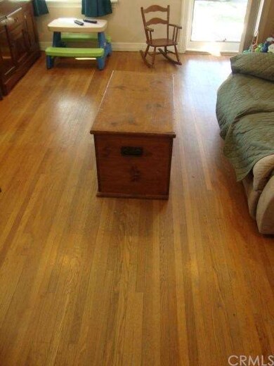 Well cared for hardwood floors throughout