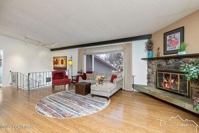 Living Room-20220127-6035