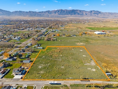 160 Booth St, Grantsville, UT 84029 - photo 2