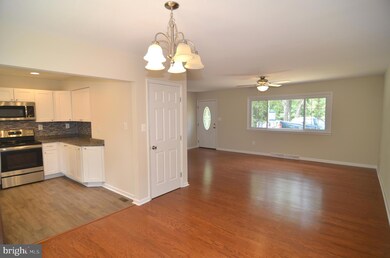 8505 Billingsley Rd, White Plains, MD 20695 - photo 5