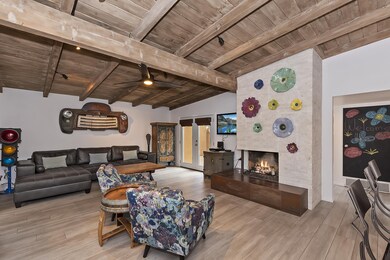 007_Living Room