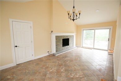 HUGE Great Room w/ Side Entrance, Soaring Cathedra