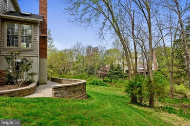 6181 Snowhill Ct, Centreville, VA 20120 - photo 4