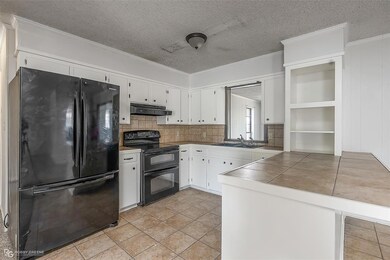 618 W Nevada Ave, Vivian, LA 71082 - photo 5