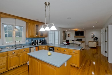 120 Scenic View Dr, Middletown, CT 06457 - photo 5