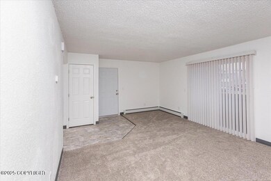 05-IMG_2225_Living Room_Unit 1_SSW