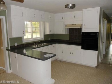 1731 Brook Dr, Asheboro, NC 27205 - photo 3