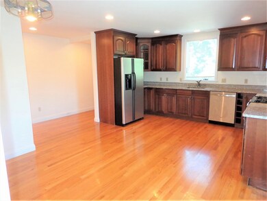 17 B Pleasant St unit 17B, Newton, MA 02459 - photo 3