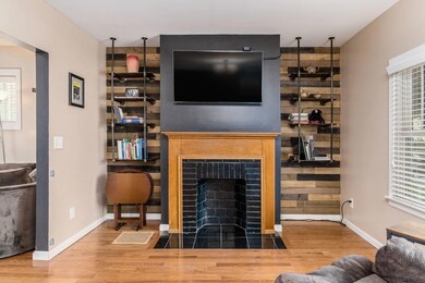 012__S - 349 E Moler St - 031
