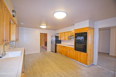 995 Roberts St, Reno, NV 89502 - photo 7