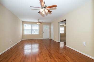 04_27HummingbirdLane_93_LivingRoomDining