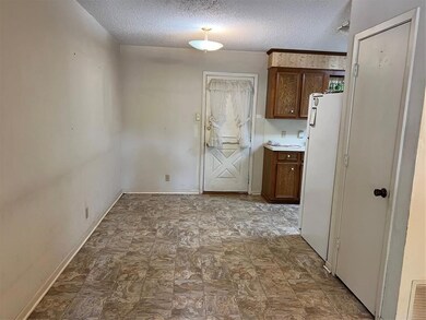 Dining area waiting for those home cooked meals.