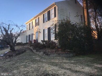 1378 Butter Churn Dr, Herndon, VA 20170 - photo 2