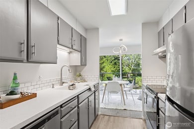 19414 Aurora Ave N unit 203, Shoreline, WA 98133 - photo 6