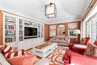 30 Underhill Rd, Locust Valley, NY 11560 - photo 2