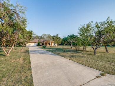11830 Parrigin Rd, Helotes, TX 78023 - photo 2