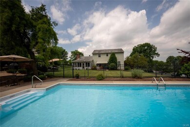 406 Elm Dr, Nazareth, PA 18064 - photo 3