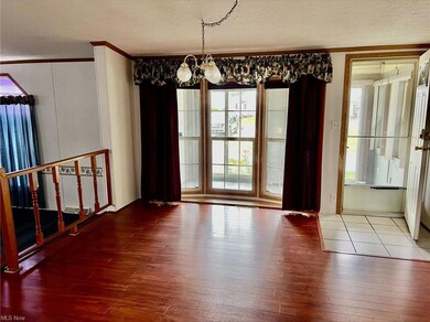 Dining area and entrance