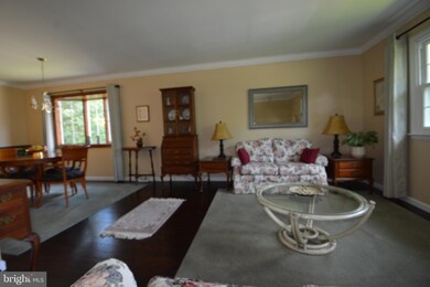 820 Monticello Place, Lansdale, PA 19446 - photo 2