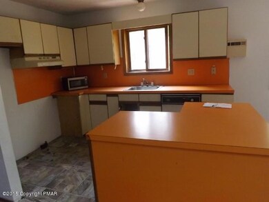 8551 Bumble Bee Way, Tobyhanna, PA 18466 - photo 2