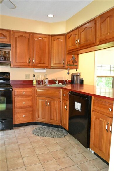 172 Sugarhill Ln unit E, Hartford, VT 05001 - photo 5