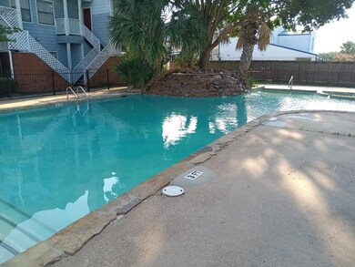 14550 Fonmeadow Dr unit 803, Houston, TX 77035 - photo 3