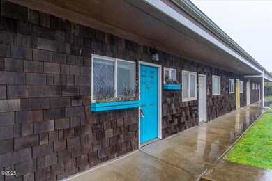 801 NW Coast St unit 2, Newport, OR 97365 - photo 2