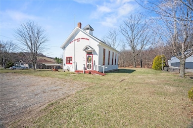 1677 Shady Plain Rd, Apollo, PA 15613 - photo 2