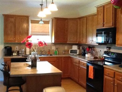 310 Raleigh Dr, Warner Robins, GA 31088 - photo 2