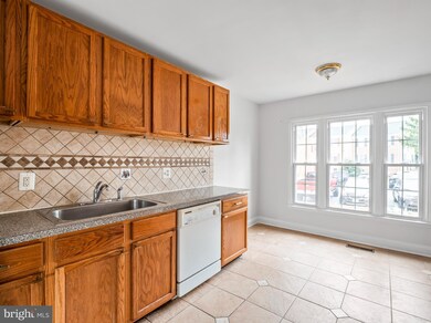 7534 Campbell Ct, Manassas, VA 20109 - photo 6