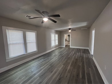 1710 W 15th St, Port Arthur, TX 77640 - photo 3