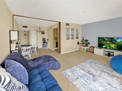 2763 Woodgate Ln unit 307, Sarasota, FL 34231 - photo 5