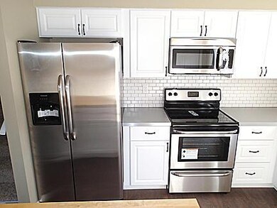 4909 Dunlap - Kitchen 3.jpg