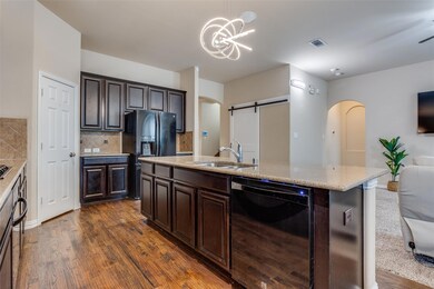 Kitchen with breakfast bar