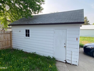 518 2nd St SE, Jamestown, ND 58401 - photo 2