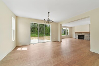 HS-03-049_Beech_Dining room_3 panel slid