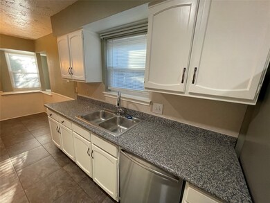 11918 Kirknoll Dr, Houston, TX 77089 - photo 7