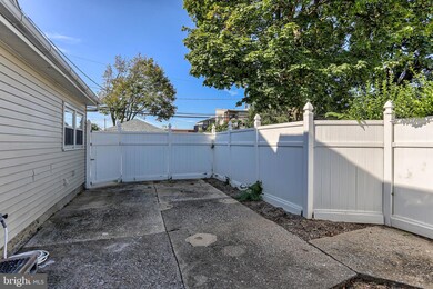 318 S 5th St, Lemoyne, PA 17043 - photo 3