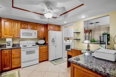 3905 Center Gate Cir unit 3, Sarasota, FL 34233 - photo 6