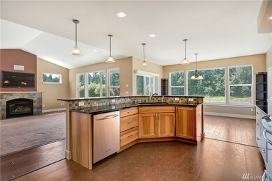 4367 Castlerock Dr, Blaine, WA 98230 - photo 5