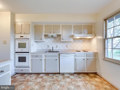 9523 Bonair Dr, Manassas, VA 20109 - photo 7