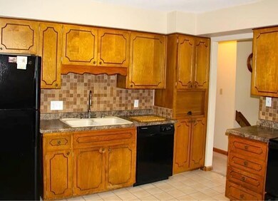 615 E 16th St N, Newton, IA 50208 - photo 5