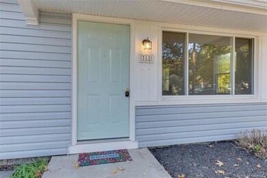 312 Shawen Dr, Hampton, VA 23669 - photo 5