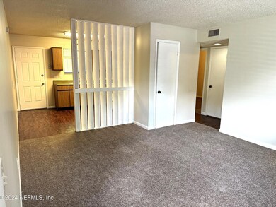 5018 Westchase Ct unit 3, Jacksonville, FL 32210 - photo 3