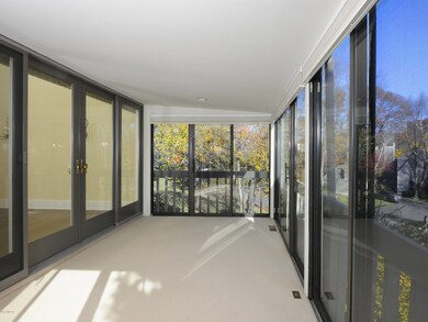 623 W Lyon Farm Dr, Greenwich, CT 06831 - photo 7